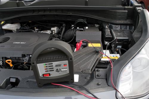 Maypole 4A 12V LED Automatic Battery Charger Fully Automatic MP7104 - Maypole7104_2.jpg