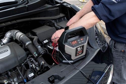 Maypole 15A (12V) Electronic Smart Charger / Battery Charger MP7215 - Maypole7215ENGINE2.jpg